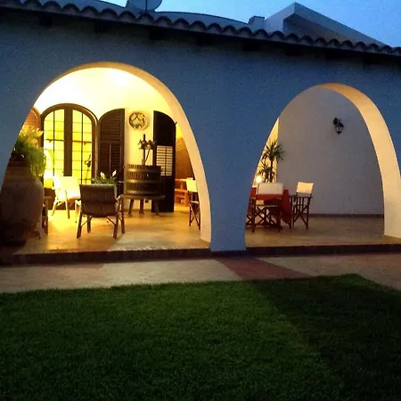 La Pomelia Bed & Breakfast