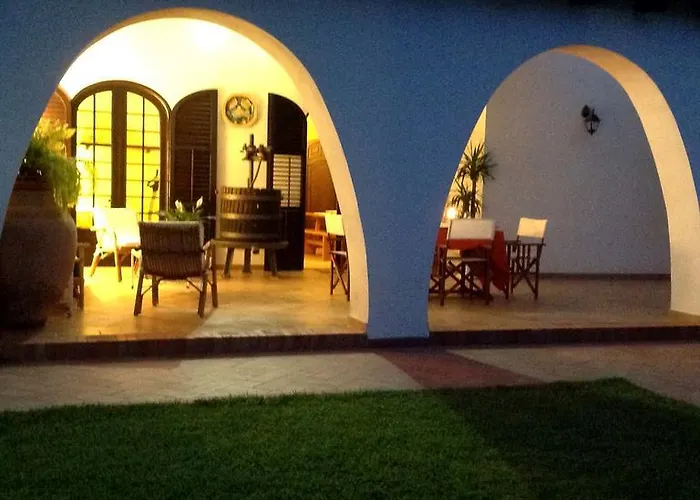 La Pomelia Bed & Breakfast